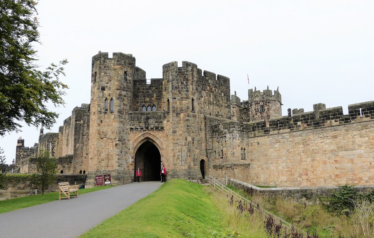 The gatehouse and barbican of Alnwick Castle