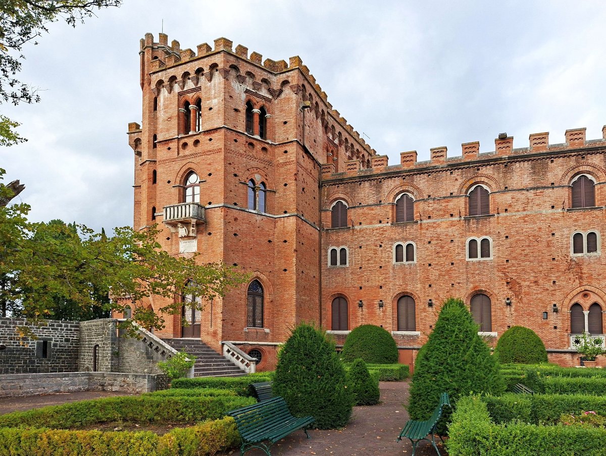 The red-brick neo-Gothic manor of the Castello di Brolio, rebuilt for Bettino Ricasoli from 1835