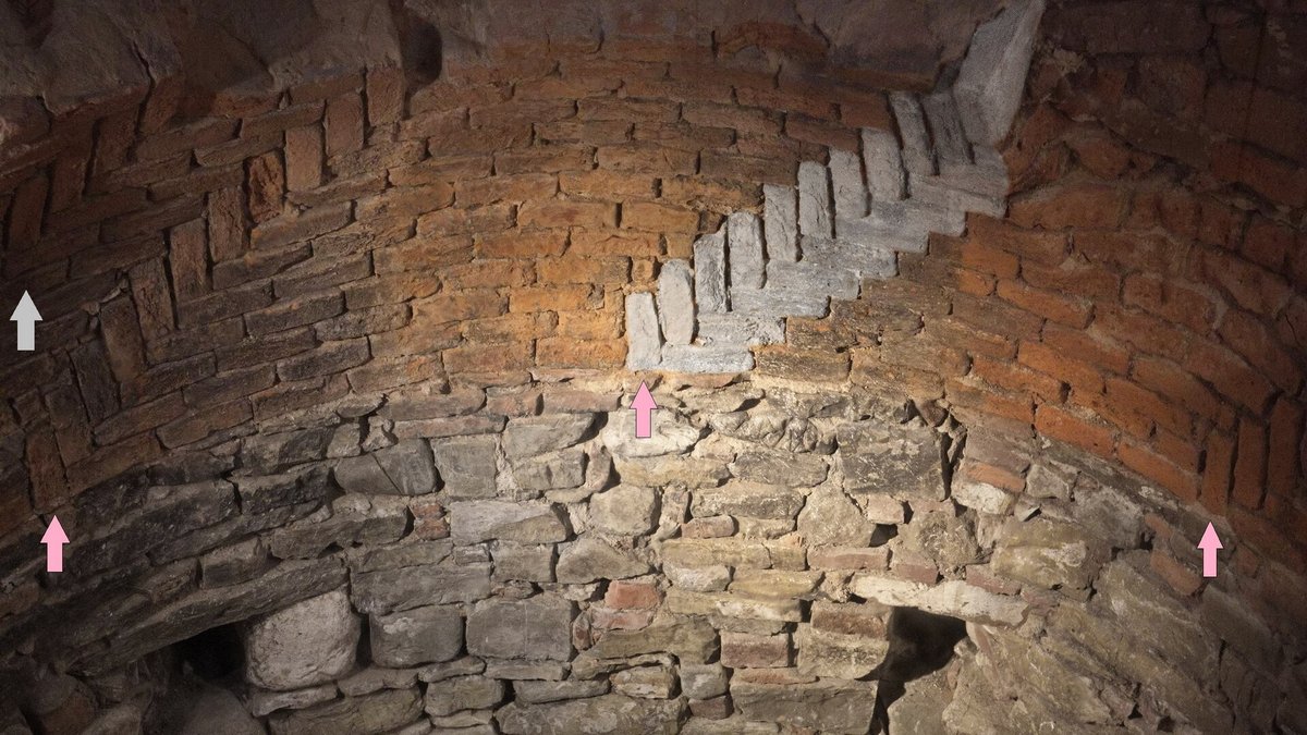 The herringbone brickwork inside Brunelleschi&rsquo;s dome