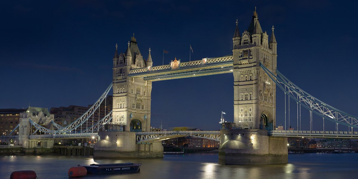 Tower Bridge seen face-on between its two towers
