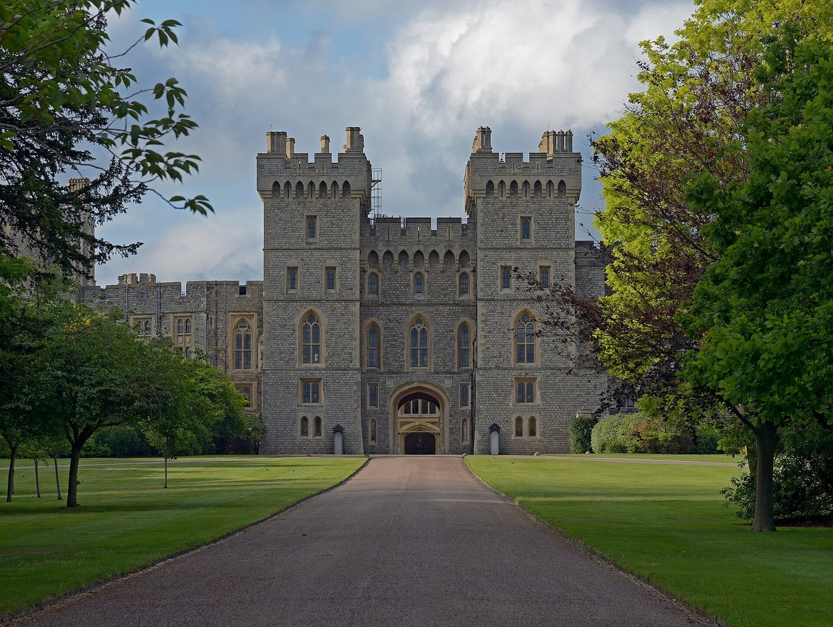 Windsor Castle and its Round Tower under a heavy sky